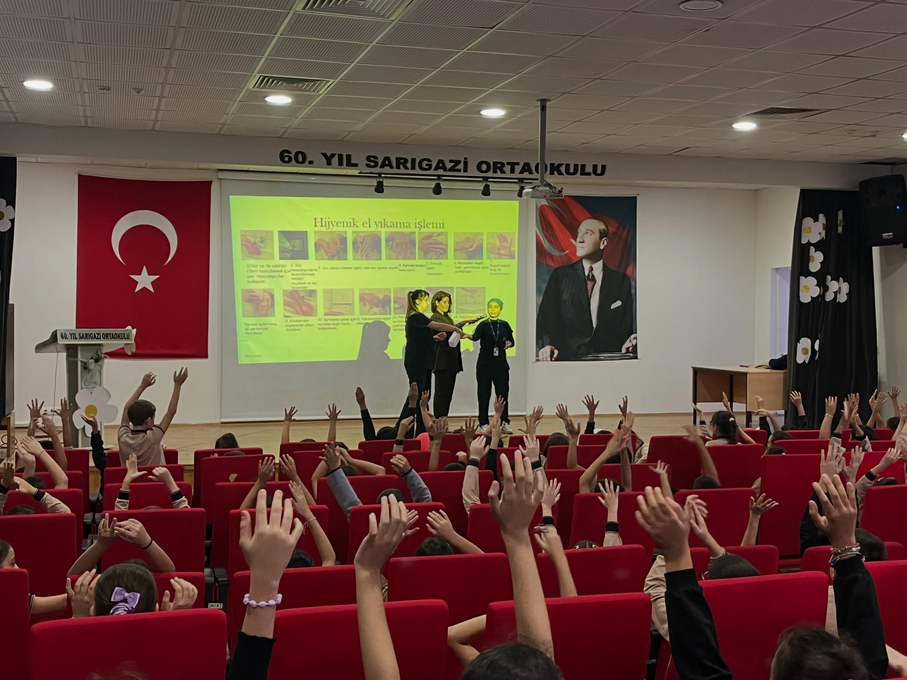 Besuch der 60. Yıl Mittelschule
